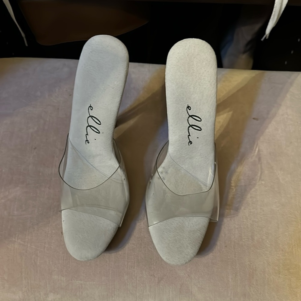 Women’s size 8 clear heels